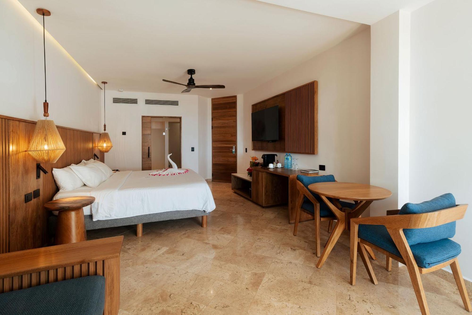 Junior Suite Premium Ocean Front